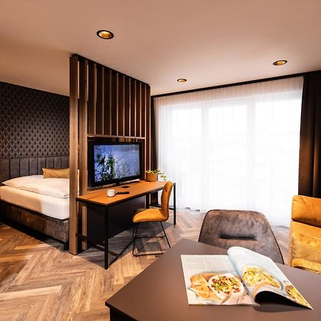 Zeit Und Raum Hotel - Self Check-In Eggelsberg 外观 照片