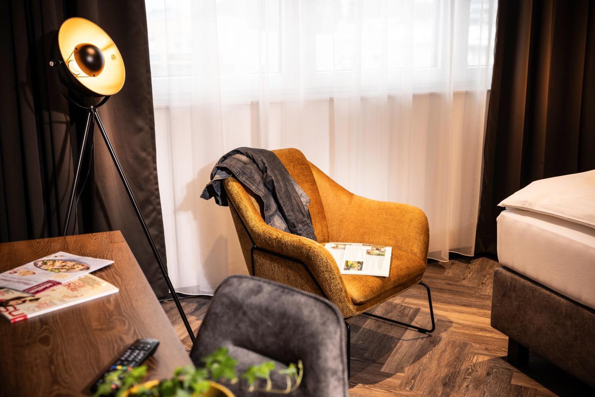 Zeit Und Raum Hotel - Self Check-In Eggelsberg 外观 照片