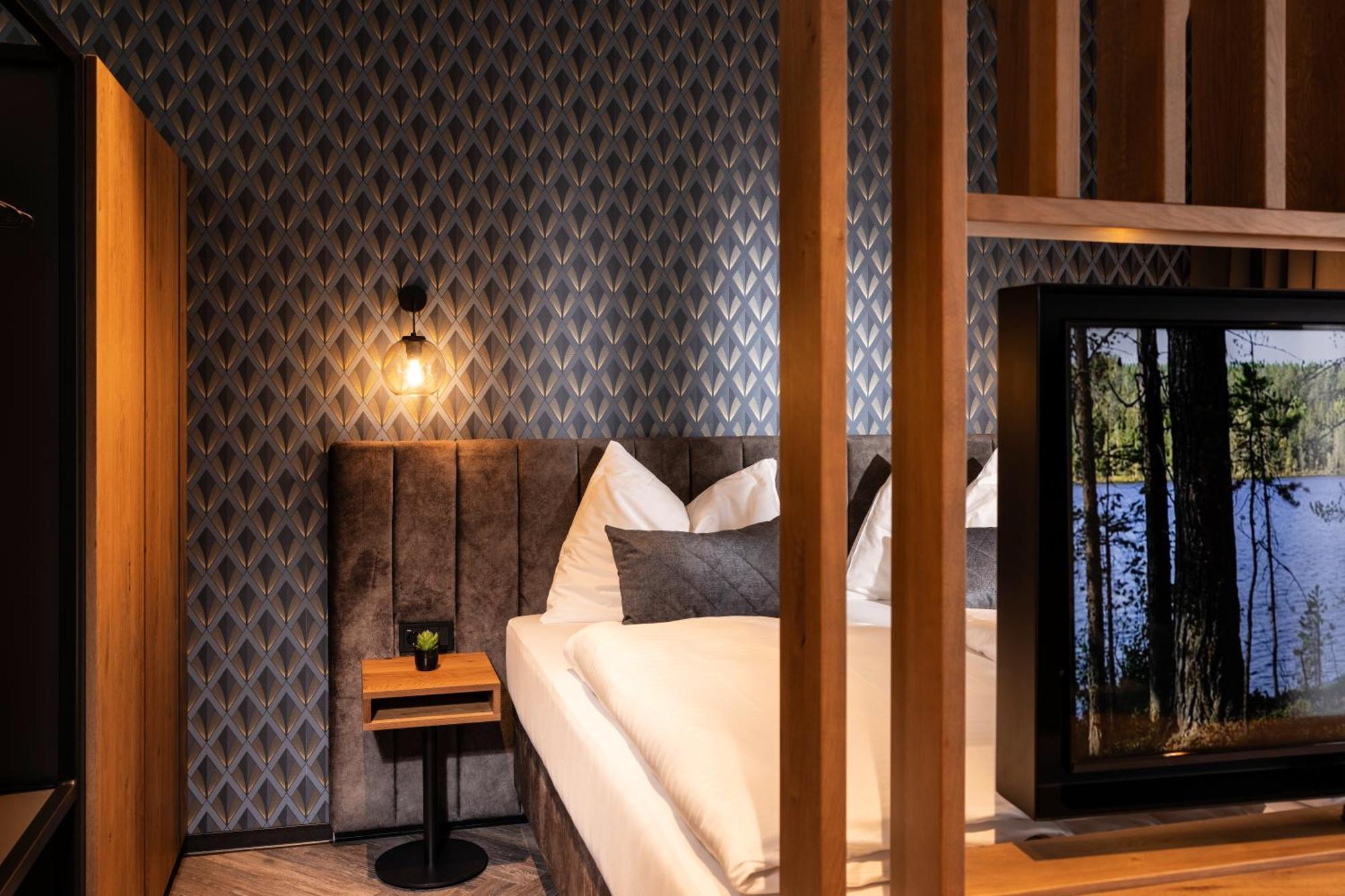 Zeit Und Raum Hotel - Self Check-In Eggelsberg 外观 照片