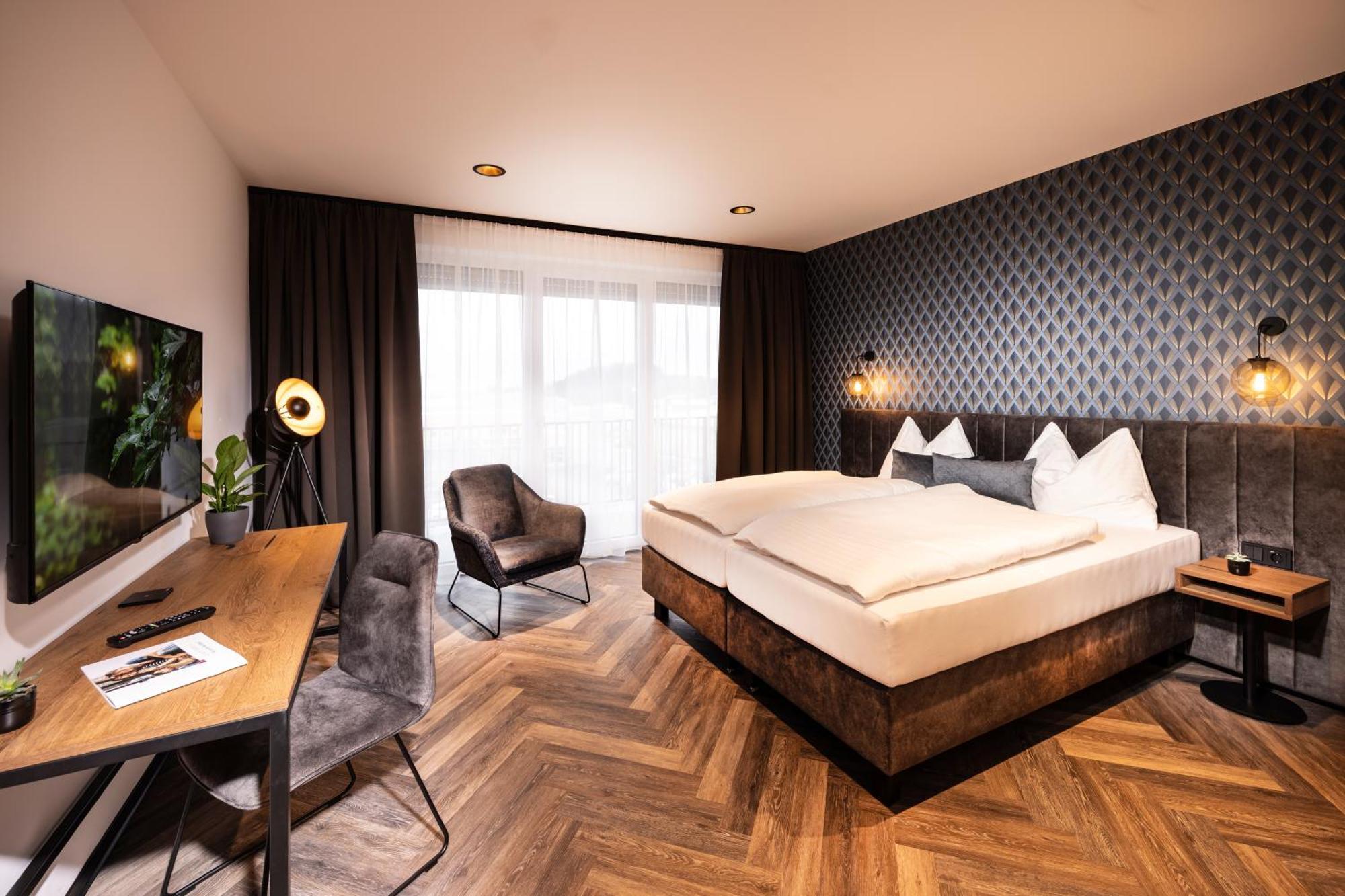 Zeit Und Raum Hotel - Self Check-In Eggelsberg 外观 照片